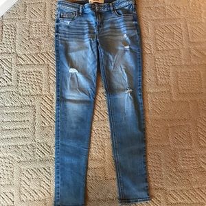 Light wash Hollister jeans